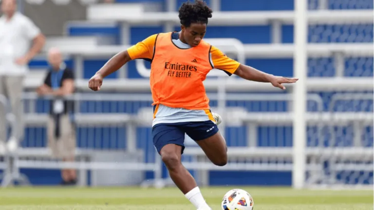 Real Madrid poupa Endrick antes de amistoso com Schalke 04