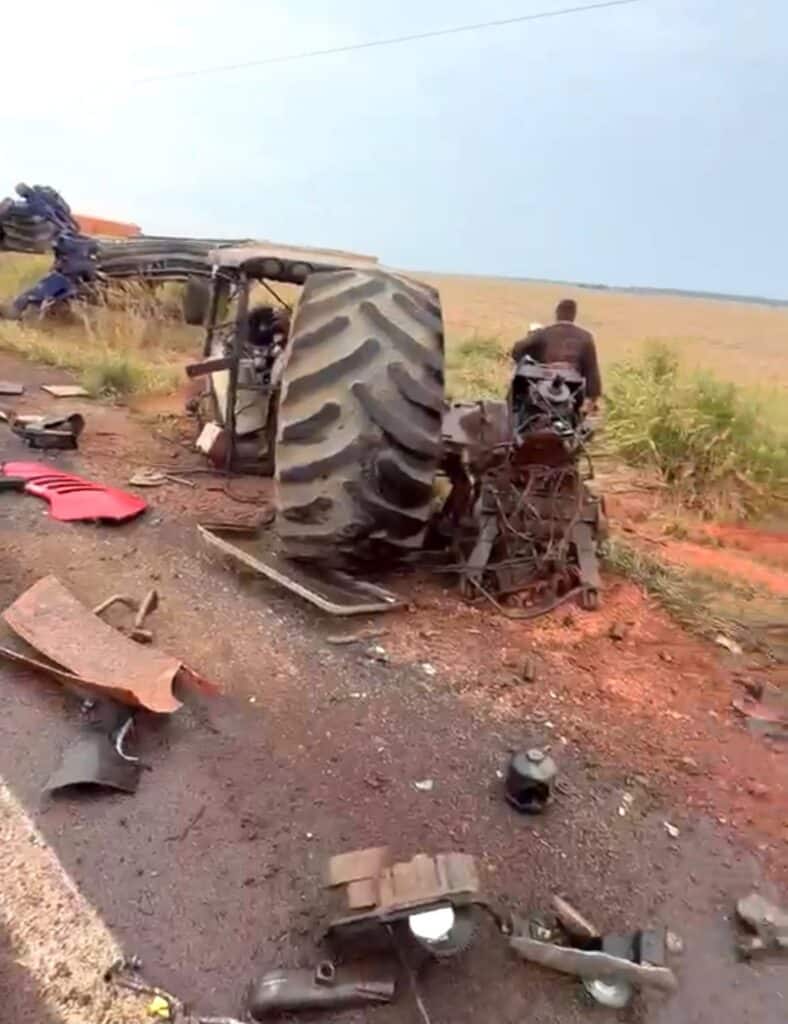 Trator é atingido por carreta e condutor é socorrido em estado grave no Nortão