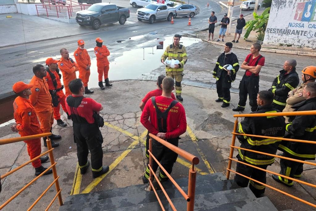 CB usa 100 mil litros de água no combate a incêndio; plásticos favoreceram propagação das chamas
