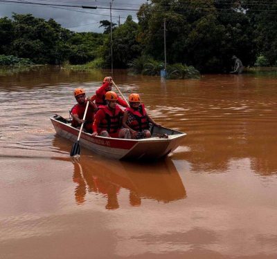 Bombeiros realizam resgates em meio às fortes chuvas em Mato