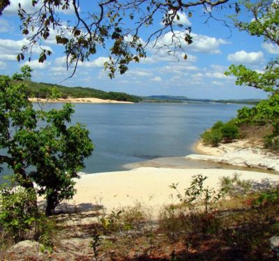 Justiça condena mulher a pagar R$ 826 mil por loteamento